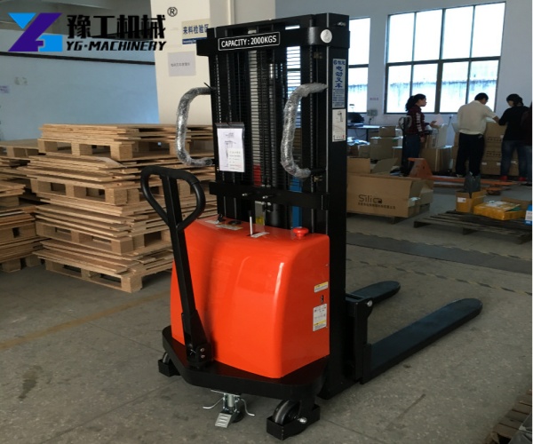 Electric Forklift for Narrow Aisles