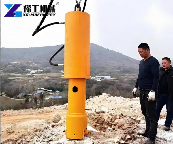 High force excavator rock splitter