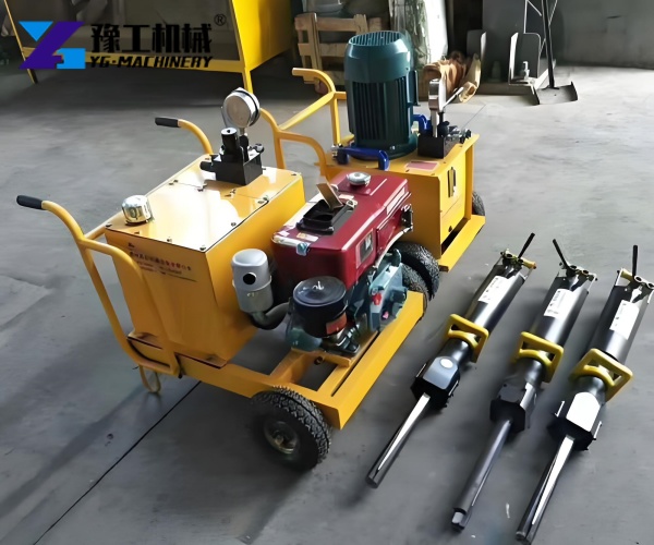 Hydraulic rock splitter set
