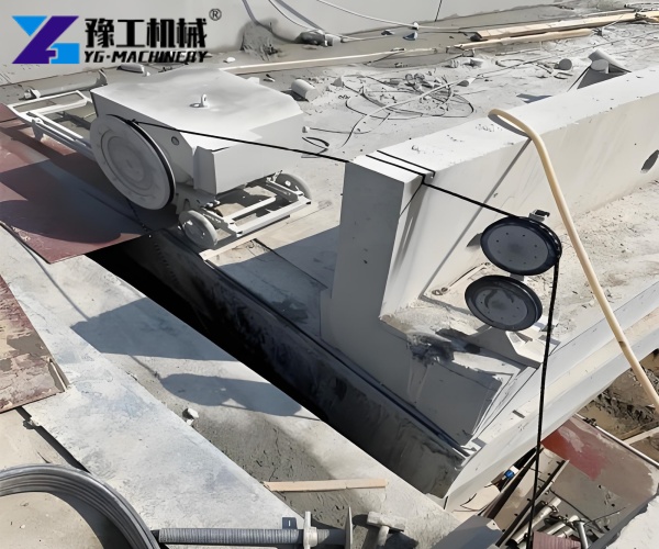 Large Concrete Cutting Saw
