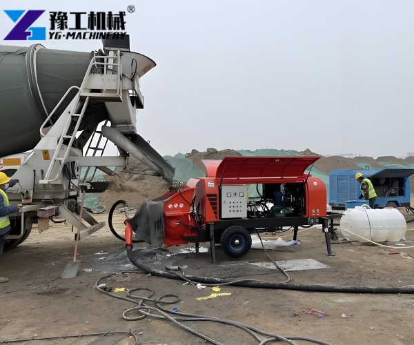 Mobile concrete pump for house construction