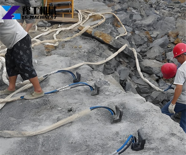 Non-vibration hydraulic rock splitter