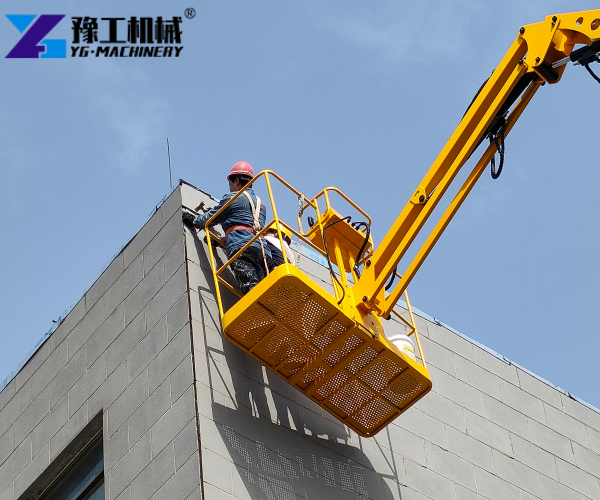 articulated boom lift for building maintenance