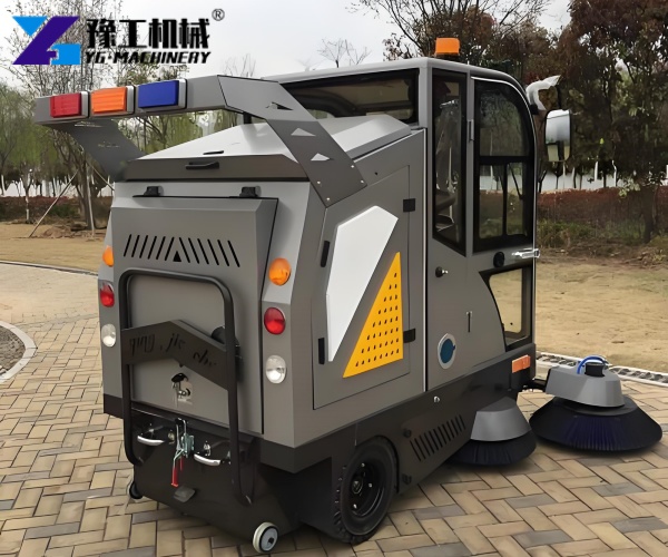 battery-powered ride on road sweeper