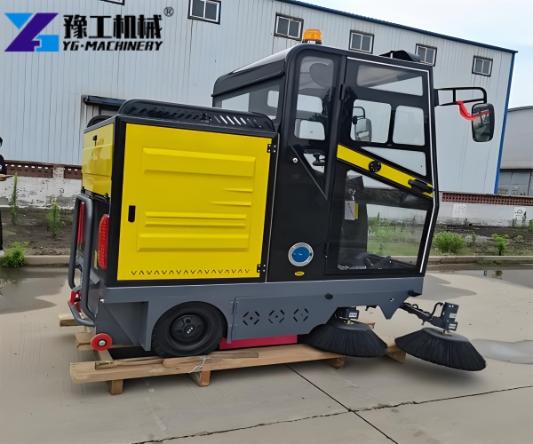 ride-on road sweeper for warehouse cleaning