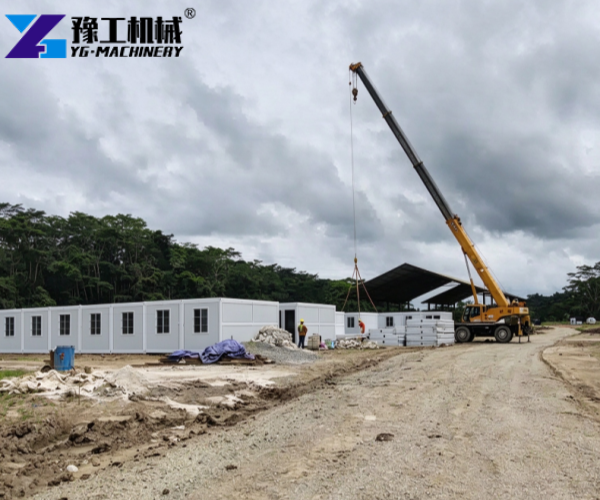 mobile expandable prefab house used at a construction site